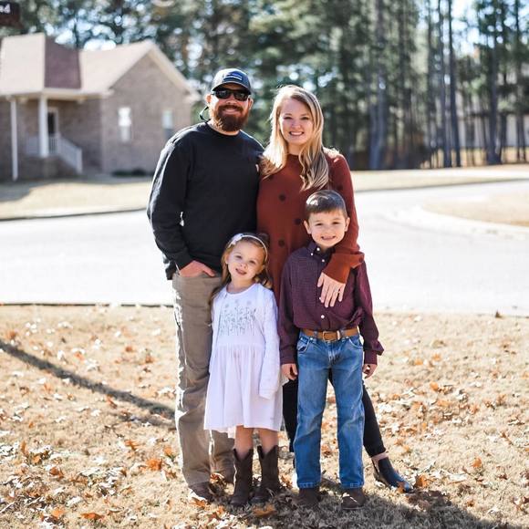 Meet your Posher, Amanda - Picture 1 of 1